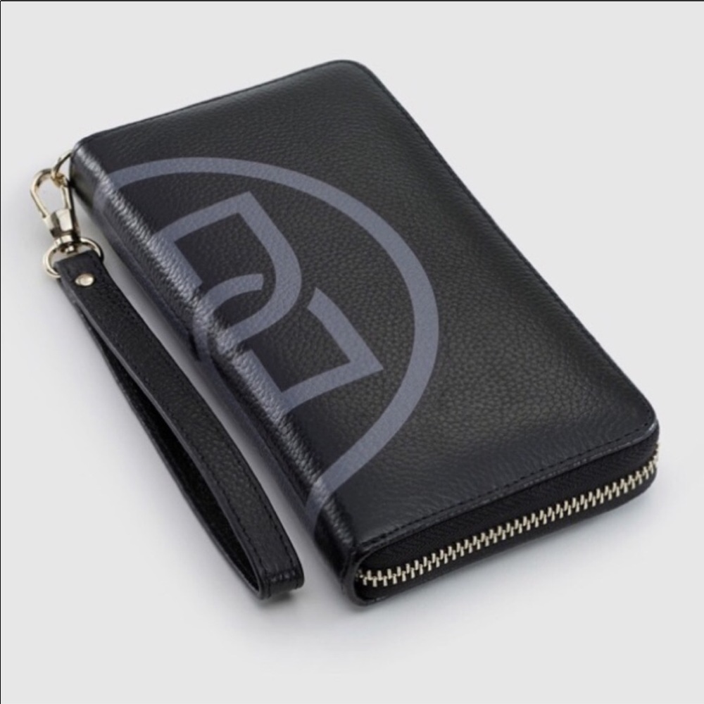 Authentic Luxury Zip-around Clutch.